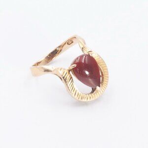 Vintage one-of-a-kind 14k solid gold and teardrop red jade ring size 6